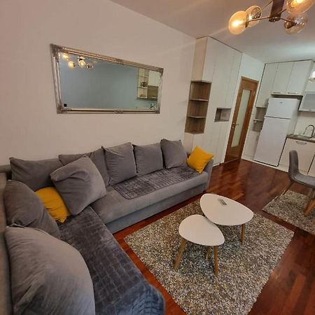 פודגוריצה 5 Star Apartment מראה חיצוני תמונה