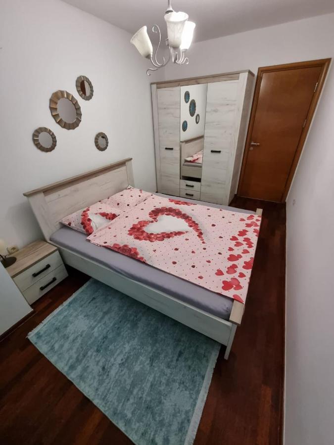 פודגוריצה 5 Star Apartment מראה חיצוני תמונה